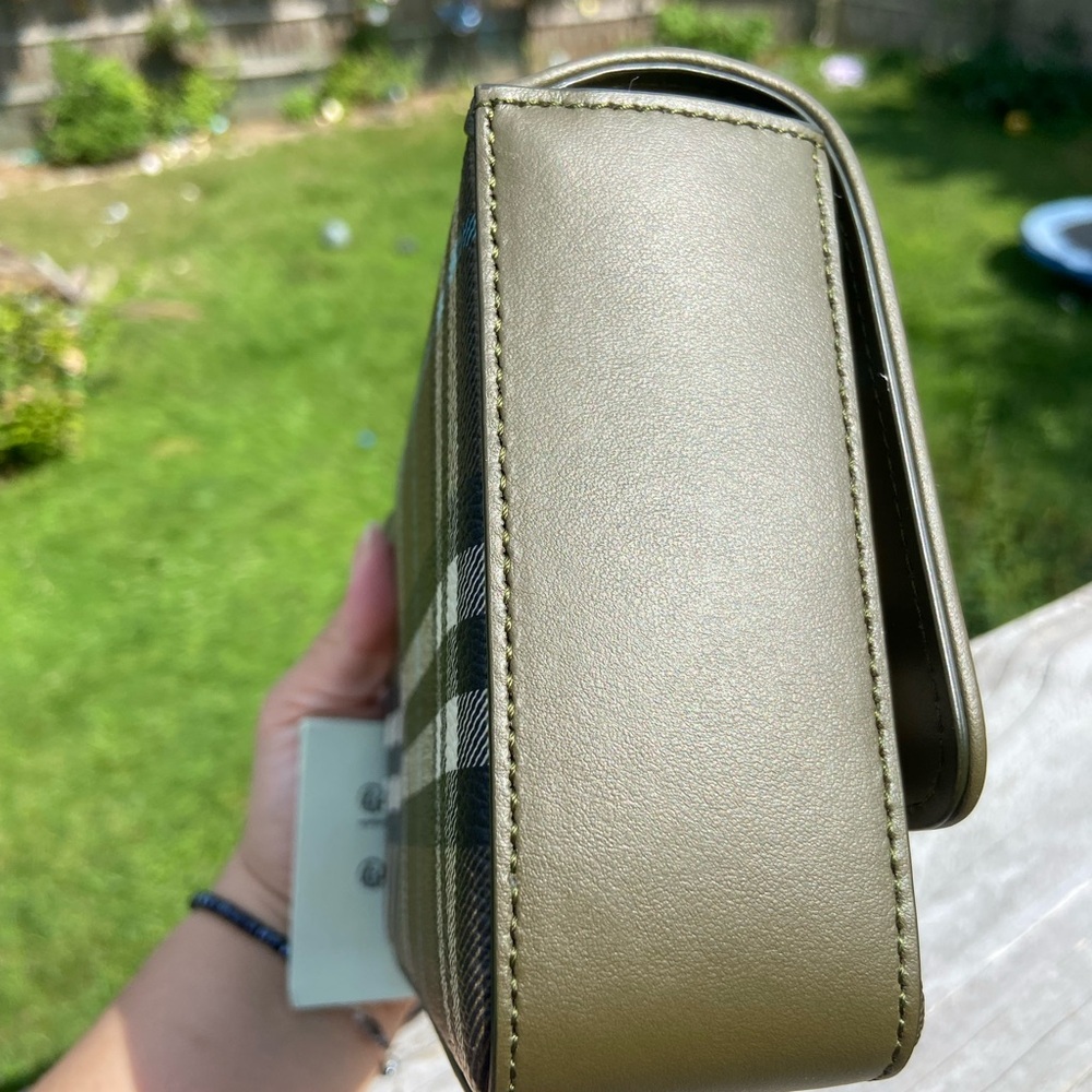 Burberry Hampshire Bag - Picture 4 of 15